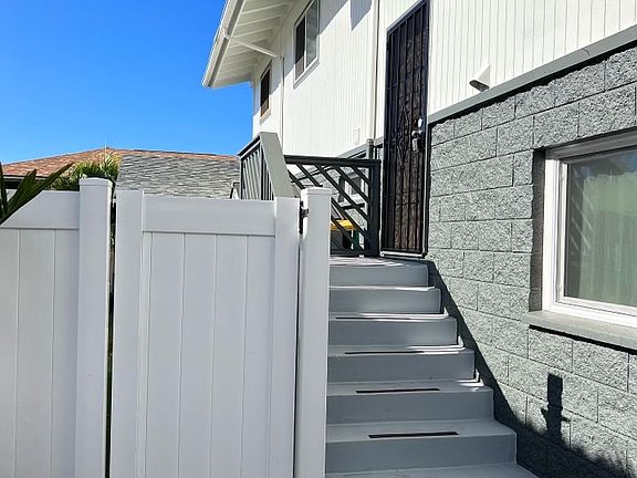 2nd image of 3523 Kilauea Ave