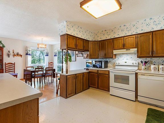 4th image of 12776 Knollwood Dr