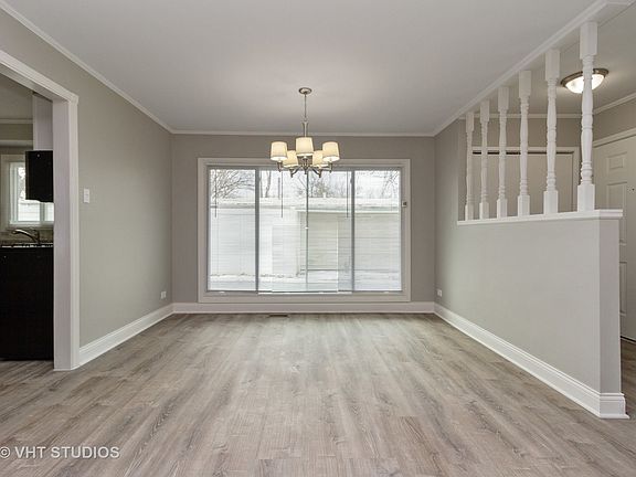 4th image of 251 Somonauk St