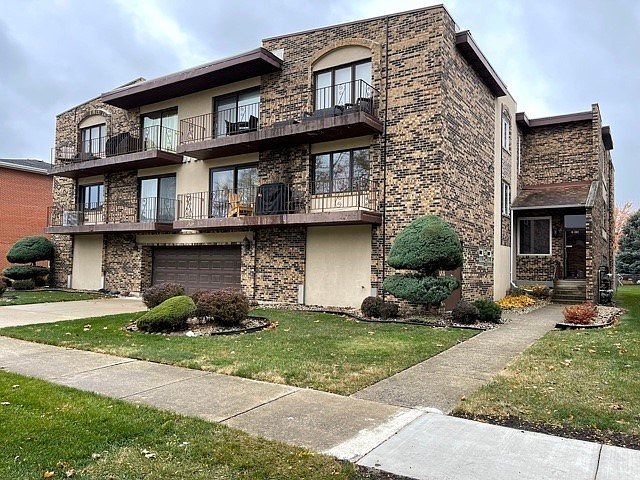 1st image of 10416 S Mansfield Ave #2
