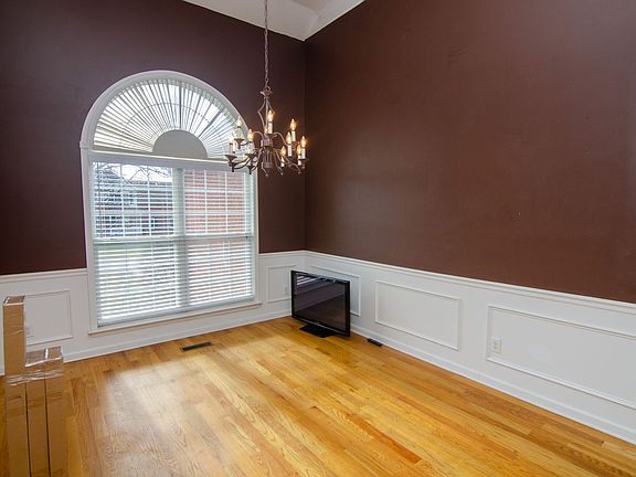 4th image of 3308 Milton Ct