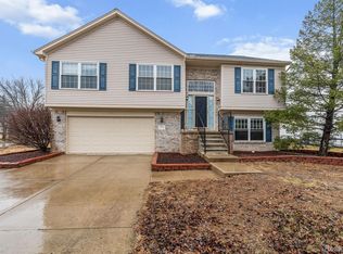 39082 Commons Dr, Romulus, MI 48174