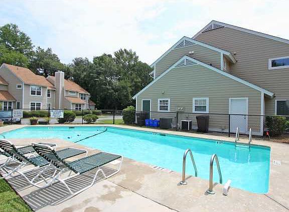 5th image of 1032 Village Creek Ln