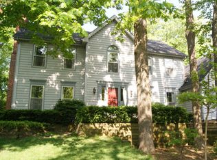 1380 Champion Forest Ct, Wheaton, IL
