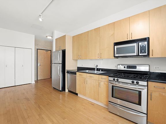 5th image of 1845 S Michigan Ave Unit 2002