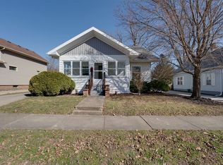 408 Willard Ave, Bloomington, IL 61701
