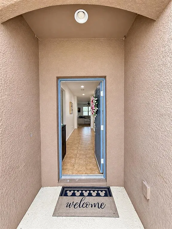 3 bed, 2.0 bath, 1700 sqft, $2,000 — Photo 2