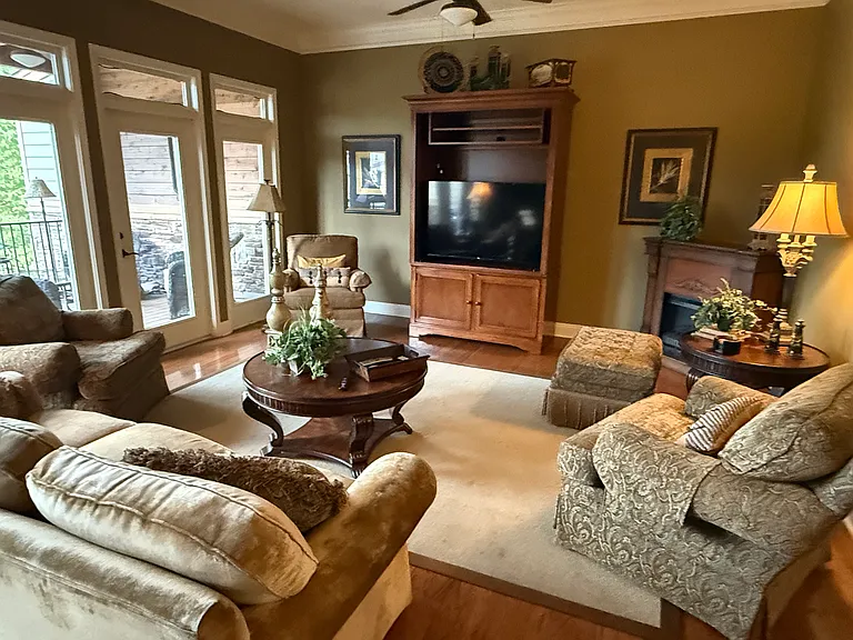 319 Blue Water Way — Photo 3