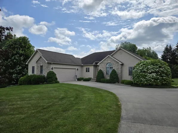3120 Ravenwood Ct, Tecumseh, MI 49286