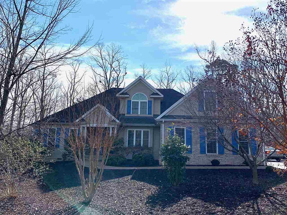 1st image of 31 Fleetwood Dr