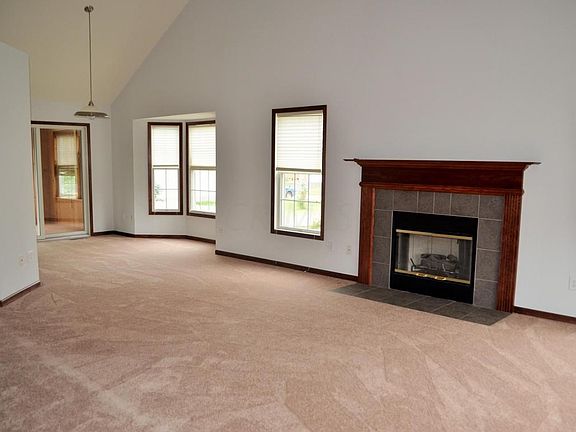 5th image of 1229 Reserve Dr