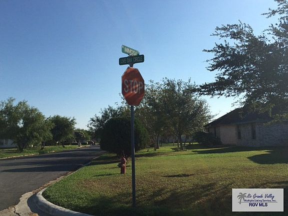 2nd image of 165 Live Oak Cir