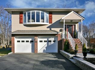 71 Klinger Rd, East Hanover, NJ 07936