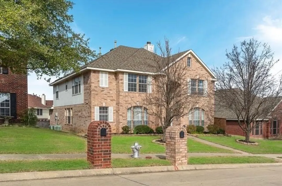 4 bed, 2.5 bath, 2946 sqft, $2,600 — Photo 1