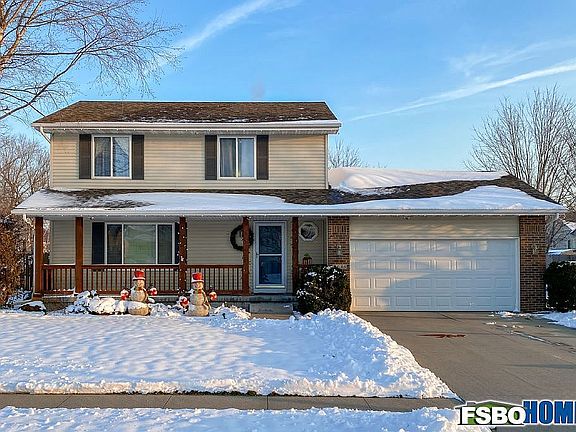 3rd image of 3135 SE Cherry Blossom Dr