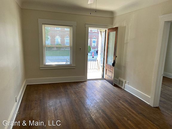 2nd image of 3426 Evaline St #V