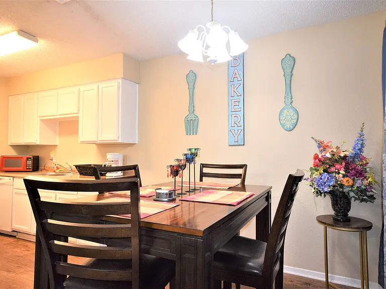 4909 Jamesway Rd — Photo 9