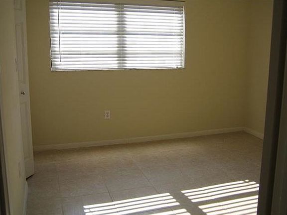 5th image of 2939 Indian Creek Dr APT 202