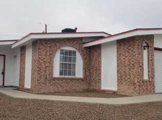 255 Sandy Hills Ln, Socorro, TX 79928
