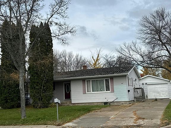 2nd image of 407 14th St NE