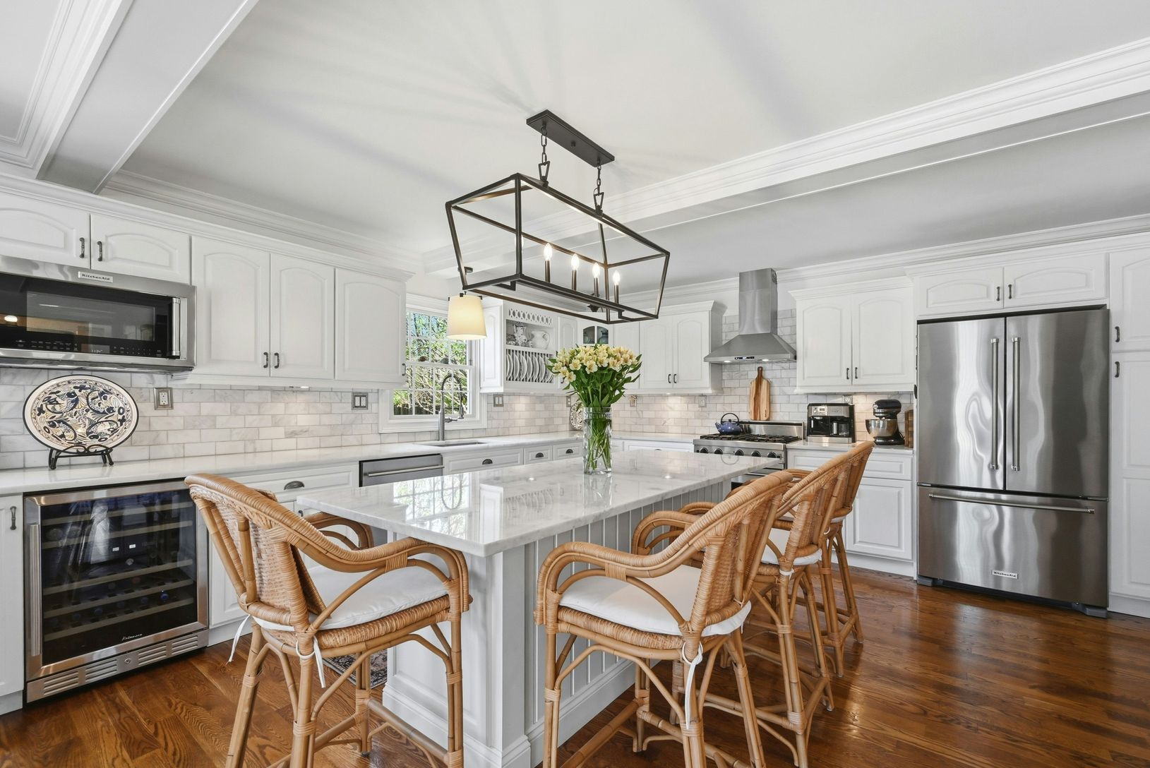  Kitchen. Quartz counters and ss appliances