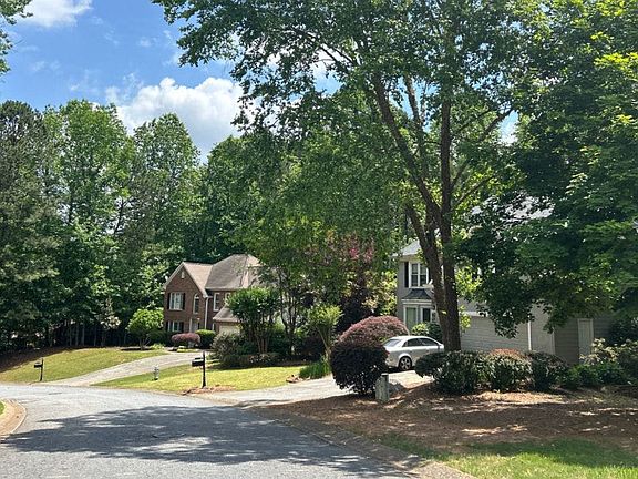 4th image of 3005 Summer Point Dr