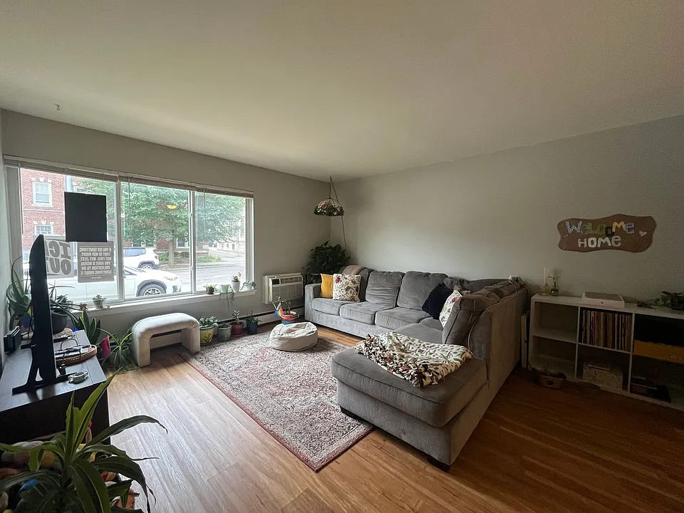 2705 N Oakland Ave