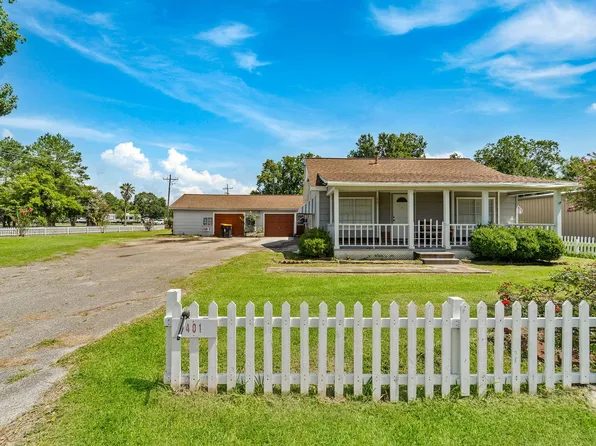 401 Lee Ave, Anahuac, TX 77514