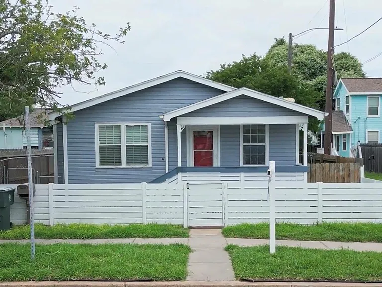 2916 Avenue M — Photo 1