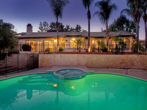 3rd image of 16515 Shady Oaks Dr