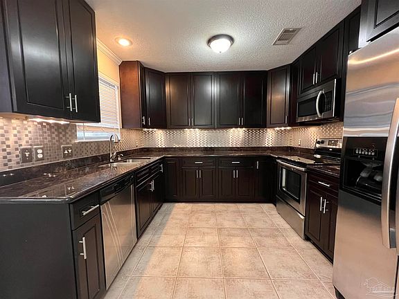 2nd image of 695 Deedra Ave