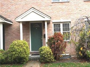 19 W Valley Stream Blvd, Valley Stream, NY 11580