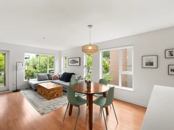 221 E 3rd St #316, North Vancouver, BC V7L 0C1
