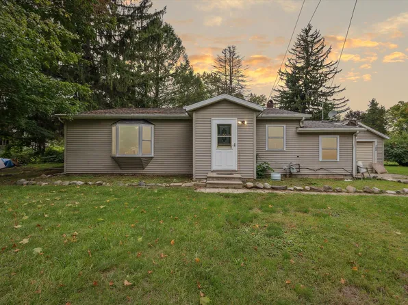 408 W Canal St, Tekonsha, MI 49092