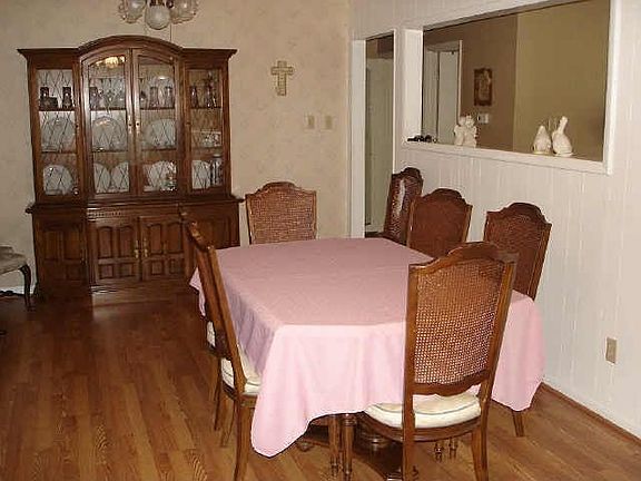 3rd image of 226 Dorris Dr