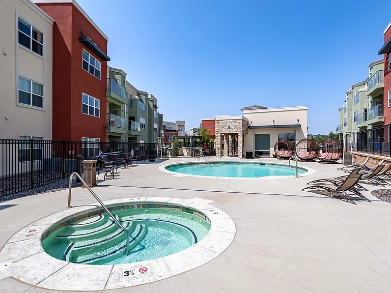 Enchanted Springs Apartments — Photo 7