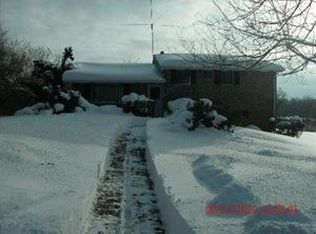 180 Overlook Dr, Beaver Falls, PA