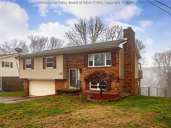 3rd image of 1111 Ivywood Ln