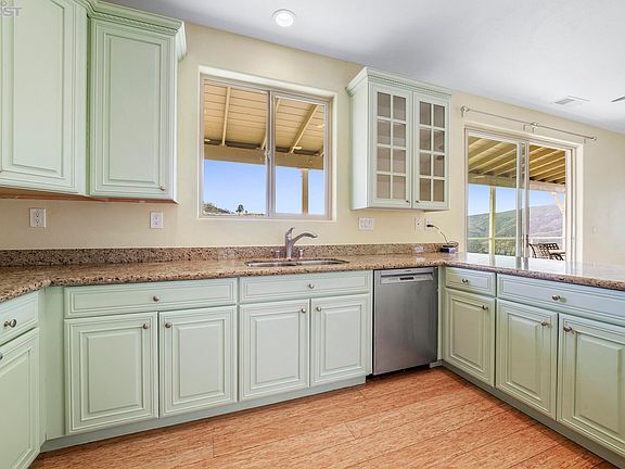 2nd image of 231 Manzanita Ln