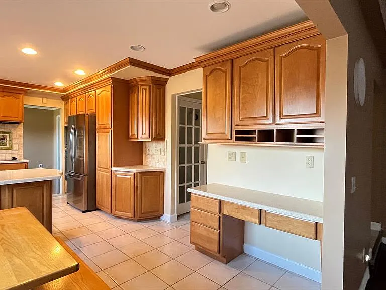 2852 Mayfair Dr — Photo 15