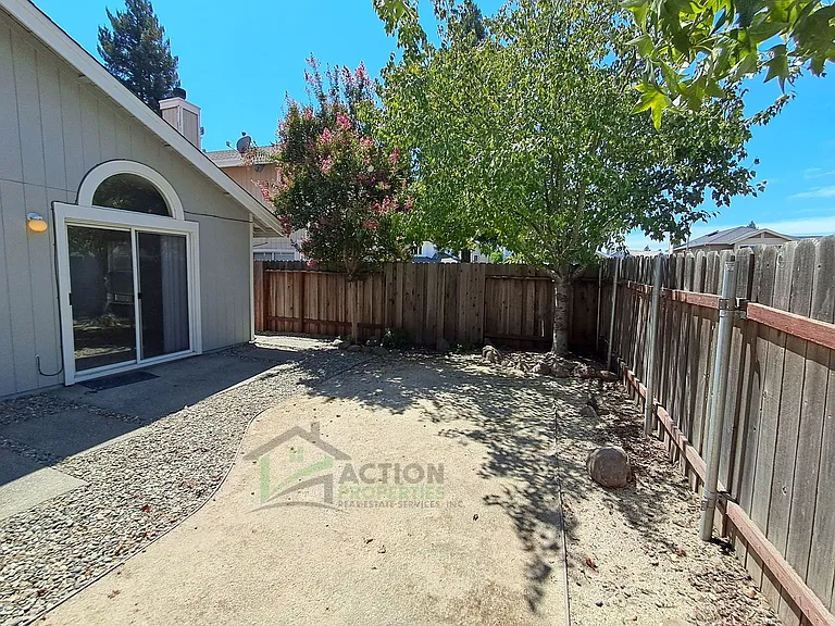 3835 Hunters Glen Pl — Photo 26