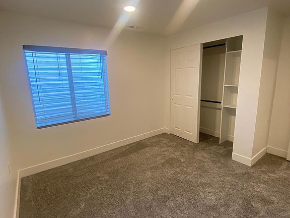 5th image of 4143 E Clark St