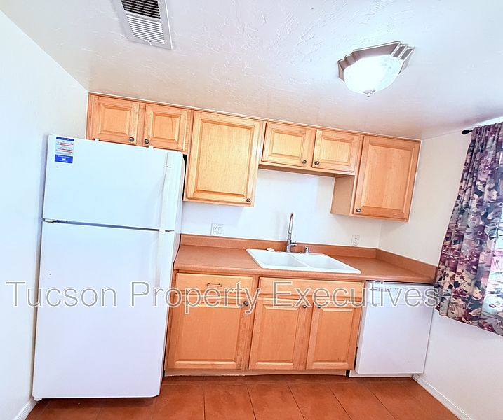 1st image of 455 W Kelso St APT 201