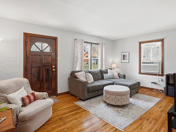 3rd image of 800 Ridgeway Ave
