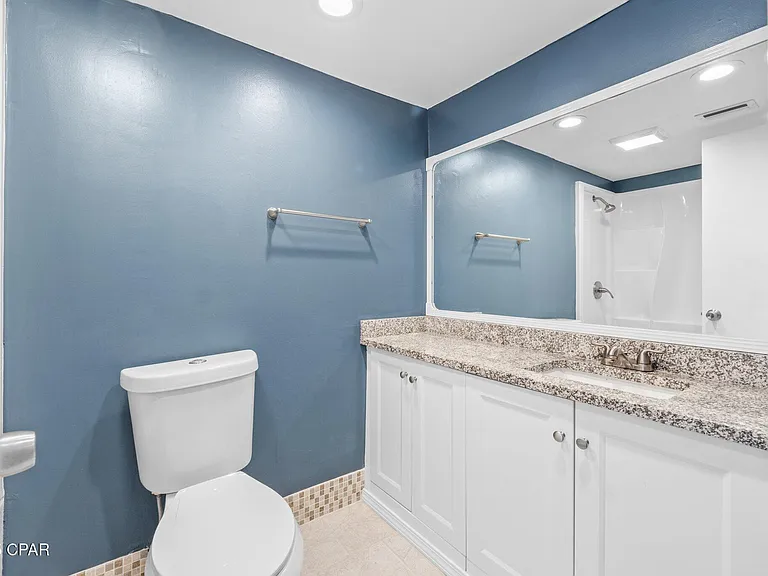 6901 N Lagoon Dr #1 — Photo 17
