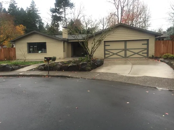 1140 Hallinan Ct, Lake Oswego, OR 97034