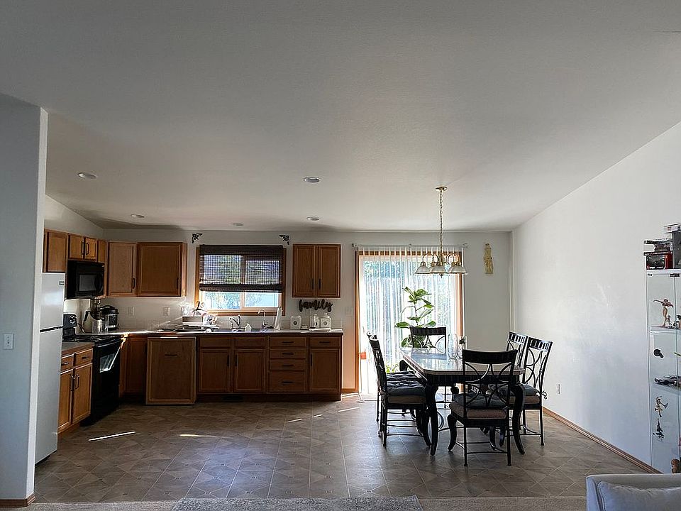 Kitchen & dining room