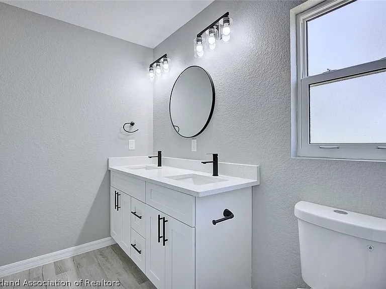 136 Friendly Cir — Photo 19