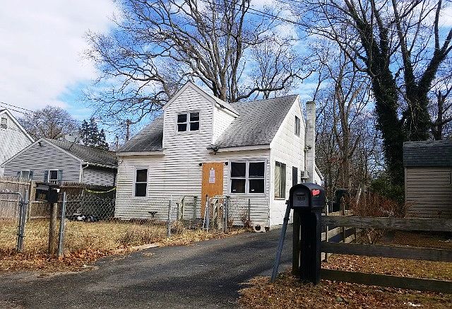 2nd image of 131 Laurelton Dr