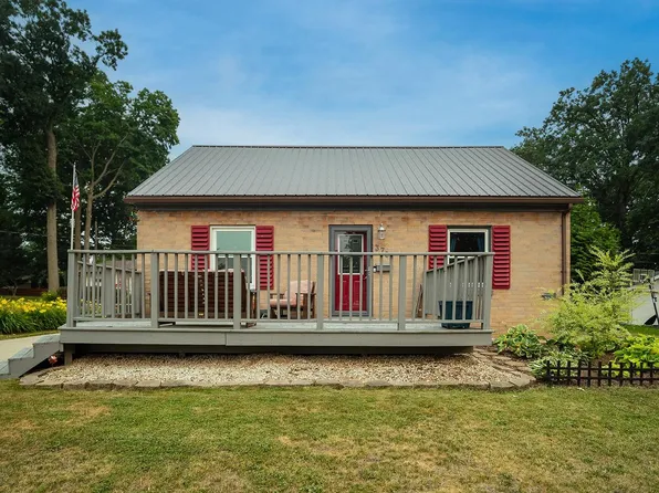 3701 Schroeder DRIVE, Manitowoc, WI 54220